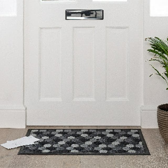 Sainsbury's Home Scrape & Sorb Grey Short Pile Doormat - 75x45cm - gallery image 3