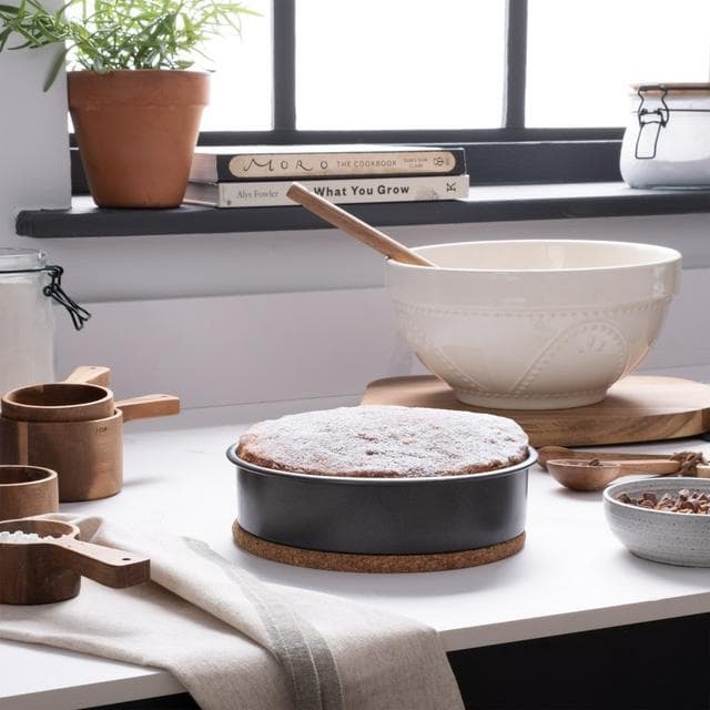 Habitat 18cm Non Stick Round Loose Base Cake Tin - gallery image 2