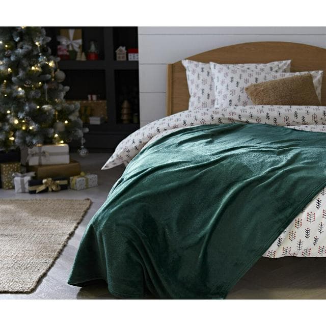 Sainsbury's Home Fleece Throw - Emerald - 125X150cm - gallery image 5