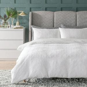 Habitat Patterned Waffle Bedding Set - White - King