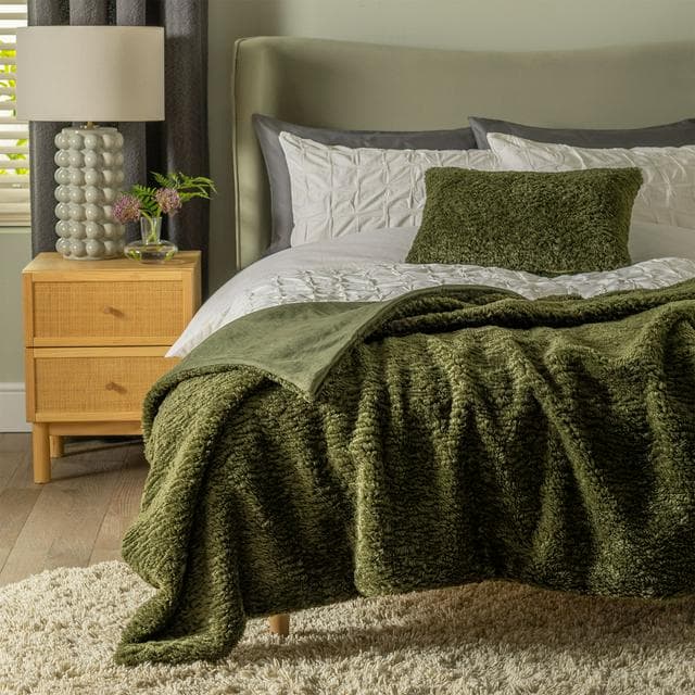 Habitat Moss green shearling Throw 125x150 - gallery image 2