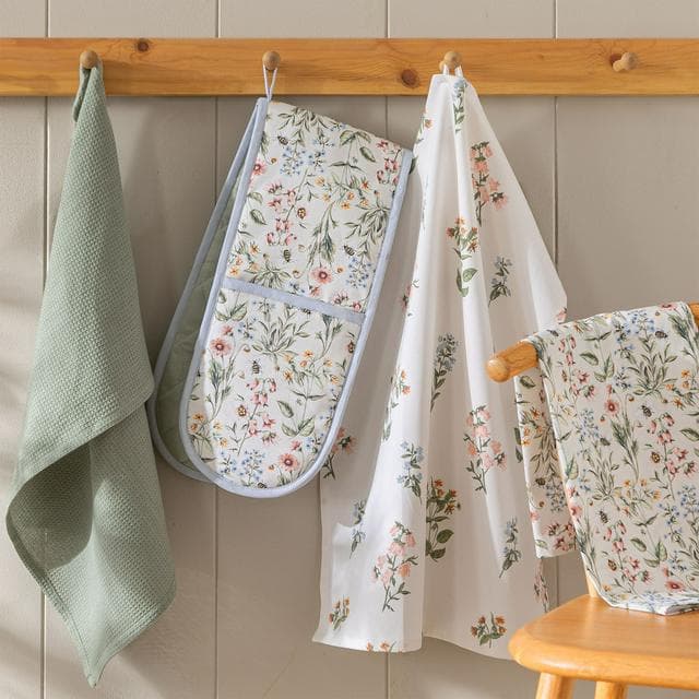 Sainsbury's Home Bee Floral Set of 3 Tea towels - gallery image 3