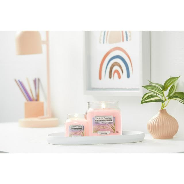 Yankee Candle Pink Island Sunset Medium Jar - gallery image 2