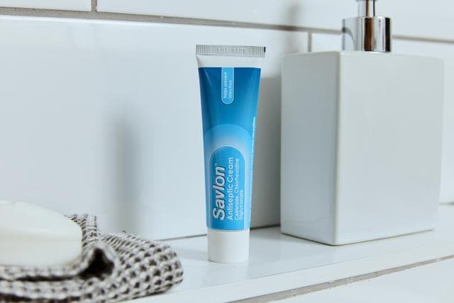 Savlon Antiseptic Cream 30g - gallery image 4