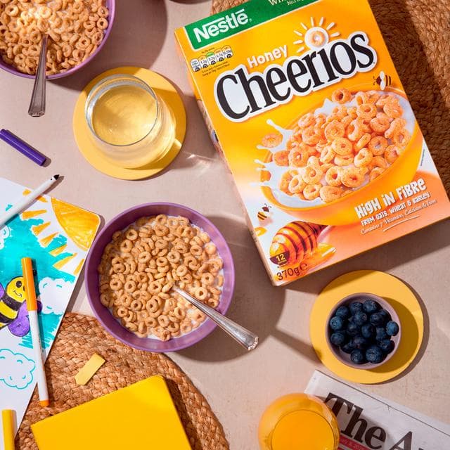 Nestle Cheerios Honey Cereal 370g - gallery image 2