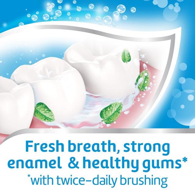 Aquafresh Fresh & Minty Toothpaste 75ml - gallery image 2