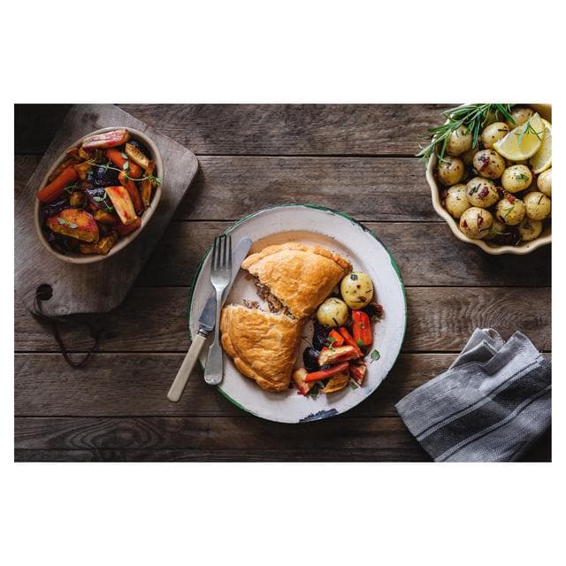 Ginsters Cornish Pasty, 227g - gallery image 2