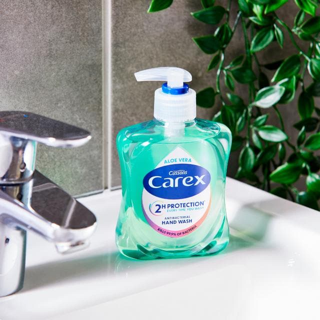Carex 250ml Aloe Vera Antibacterial Handwash - gallery image 2
