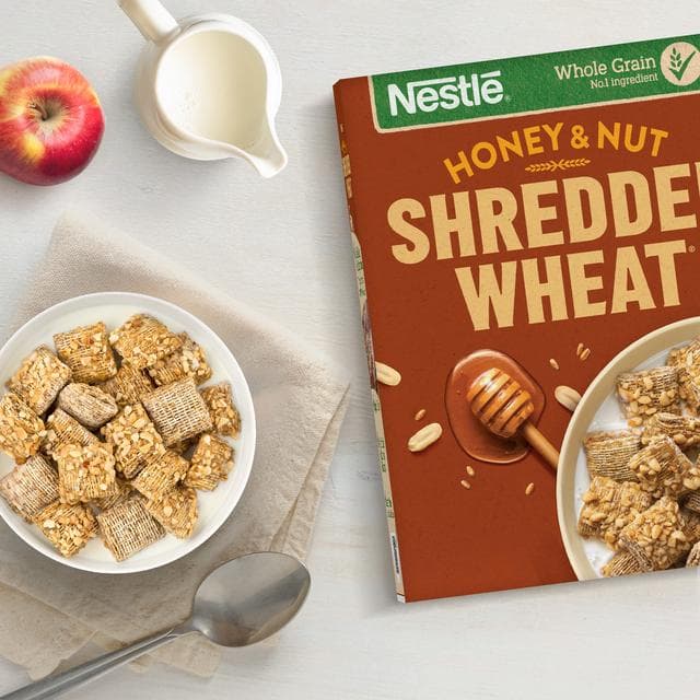 Nestle Shredded Wheat Bitesize Honey & Nut Cereal 500g - gallery image 2
