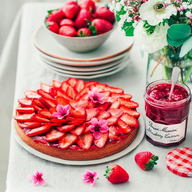 Bonne Maman Strawberry Conserve 370g - gallery image 3