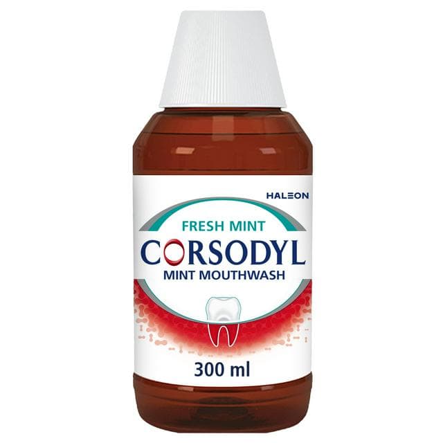 Corsodyl Medicated Antibacterial Mouthwash Fresh Mint 300ml - gallery image 1