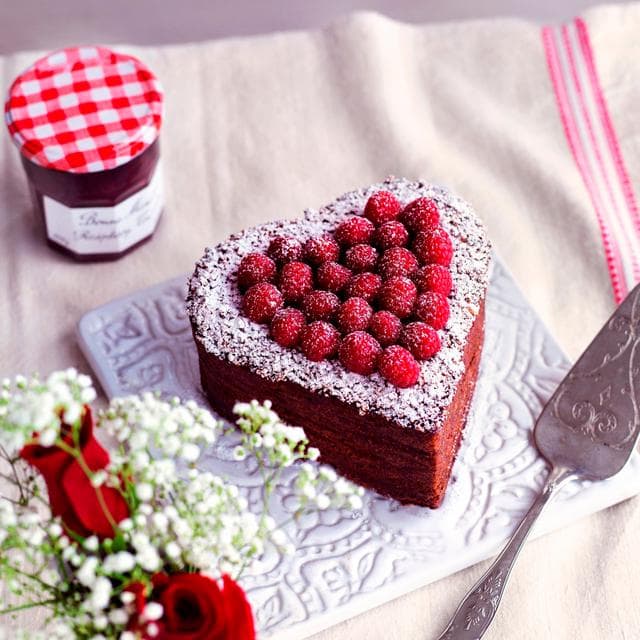 Bonne Maman Raspberry Conserve 370g - gallery image 3