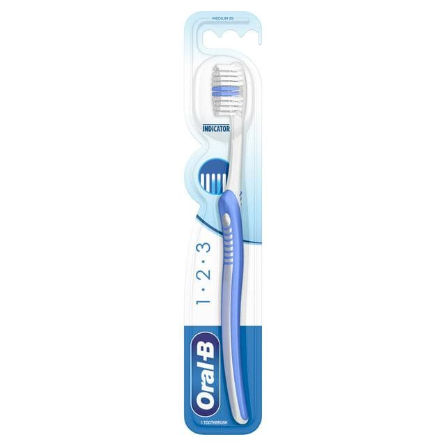 Oral-B 123 Indicator Medium Manual Toothbrush - gallery image 1