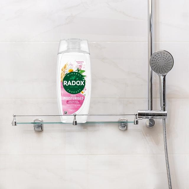 Radox Feel Moisturised Shower Gel Chamomile & Oat Body Wash 225ml - gallery image 4