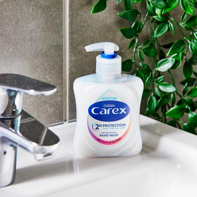 Carex 250ml Moisture Antibacterial Handwash - gallery image 2