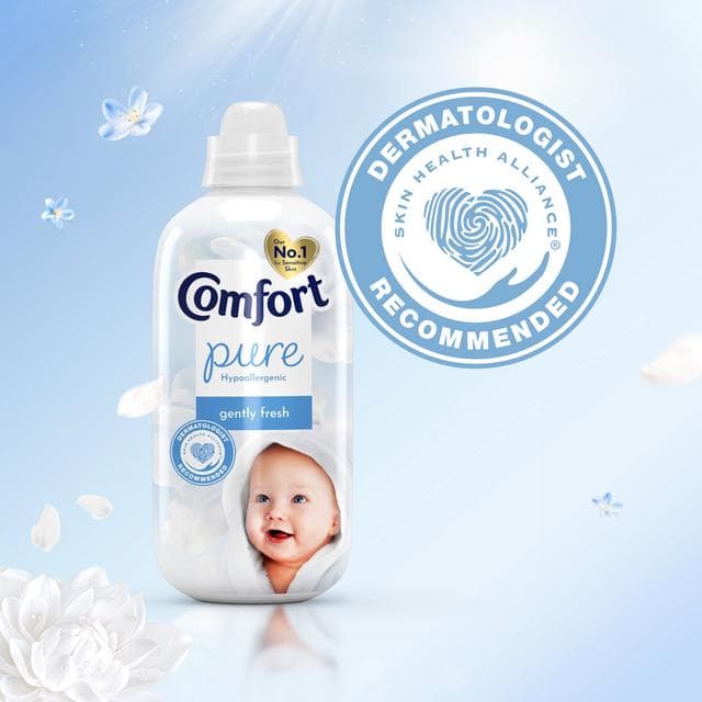 Comfort Pure 31 washes Sensitive Fabric Conditioner 930ml - gallery image 2
