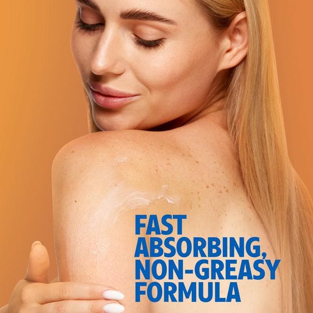 Vaseline Intensive Care Cocoa Radiant Body Lotion Moisturises & Restores Glow to Dry Skin 400ml - gallery image 5