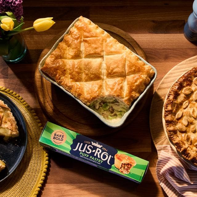 Jus-Rol Puff Pastry Ready Rolled Sheet 320g - gallery image 2