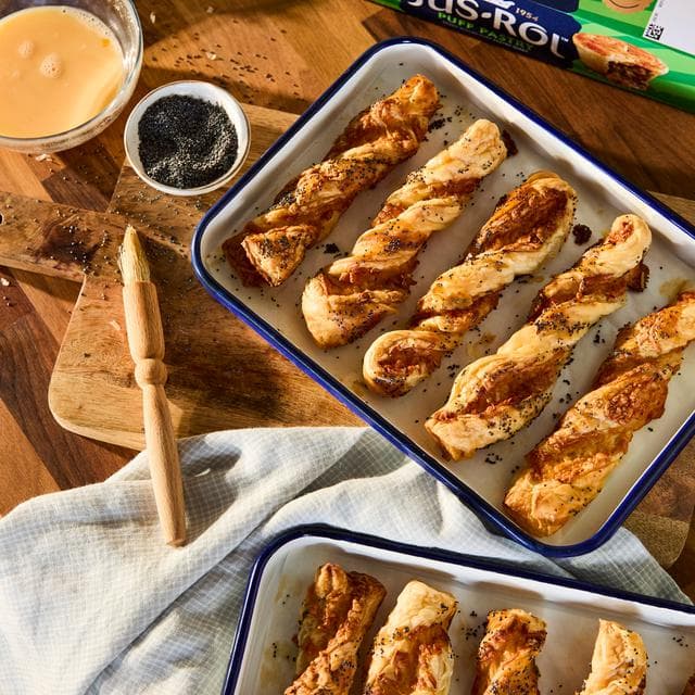 Jus-Rol Puff Pastry Ready Rolled Sheet 320g - gallery image 4