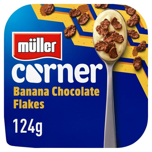 Muller Corner Banana Yogurt with Chocolate Flakes 124g - gallery image 1