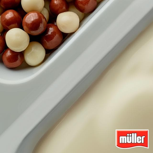 Muller Corner Banana Yogurt with Chocolate Flakes 124g - gallery image 5