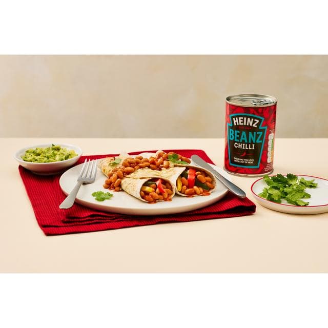 Heinz Baked Beans Fiery Chilli 390g - gallery image 3