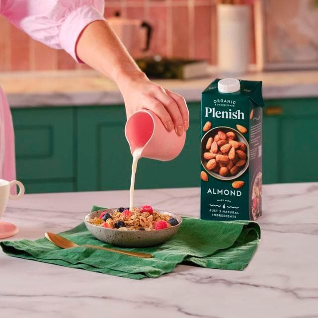 Plenish 1L Chilled Dairy Free Organic Almond Drink - gallery image 3