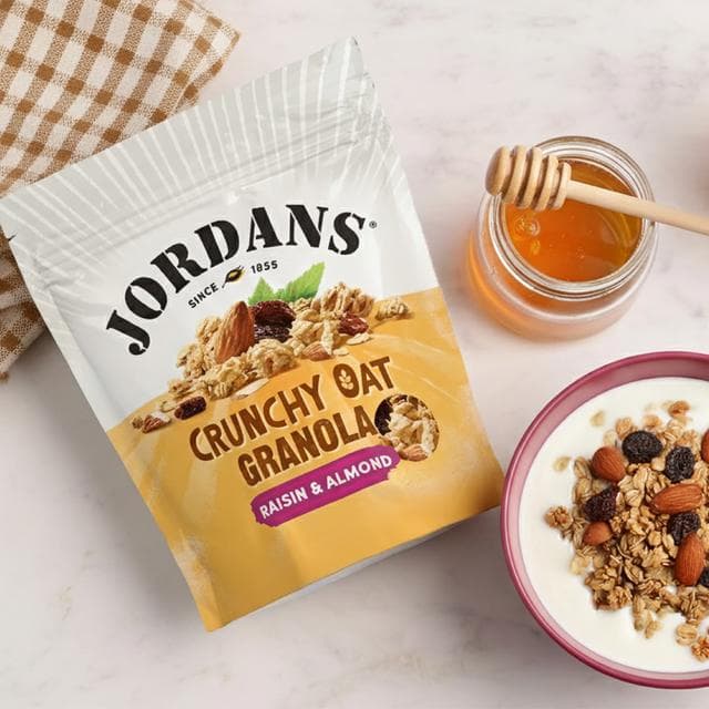 Jordans Crunchy Oat Raisin & Almond Granola Breakfast Cereal 750g - gallery image 4