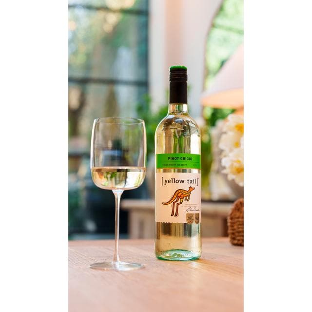 Yellow Tail Pinot Grigio White Wine 75cl - gallery image 2