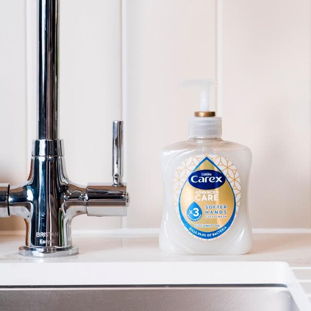Carex 500ml Advanced Care Coconut Oil Antibacterial Hand Wash - gallery image 3