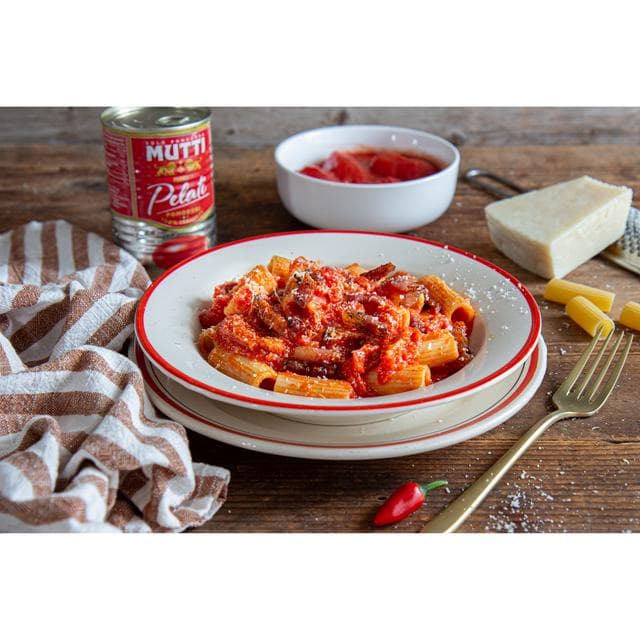 Mutti Peeled Whole Plum Tomatoes 400g - gallery image 3