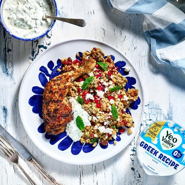 Yeo Valley Greek Recipe 0% Strain Natural Yogurt 850g - gallery image 3