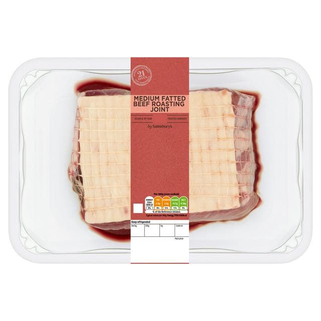 Sainsbury's British or Irish 21 Day Matured Medium Fatted Beef Roasting Joint (Approx. 800g) - gallery image 1
