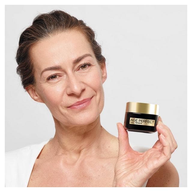 L'Oréal Paris Revitalift Laser Day & Night Cream Duo - gallery image 5