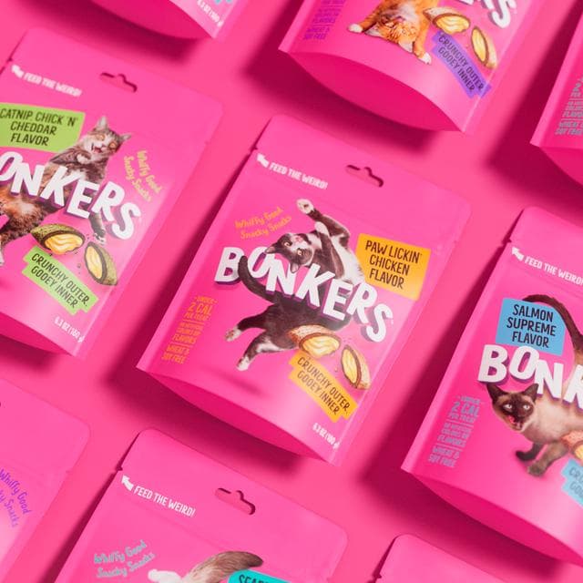Bonkers Paw Lickin Chicken Flavour Cat Treats 180g - gallery image 3