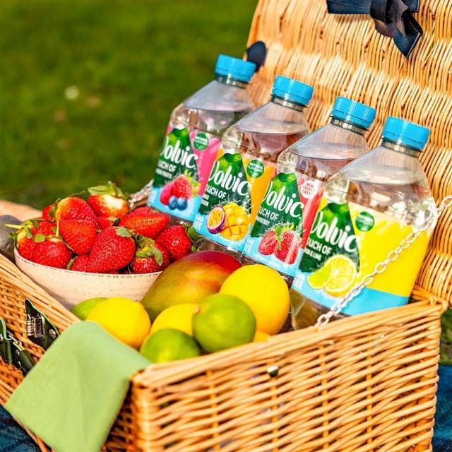 Volvic Touch of Fruit Sugar Free Peach & Raspberry Flavoured Water 1.5L - gallery image 3