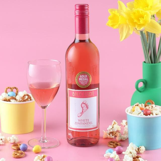 Barefoot White Zinfandel Rose Wine 18.7cl - gallery image 3
