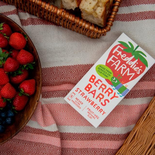 Freddie's Farm Berry Bars Strawberry 5x20g - gallery image 6