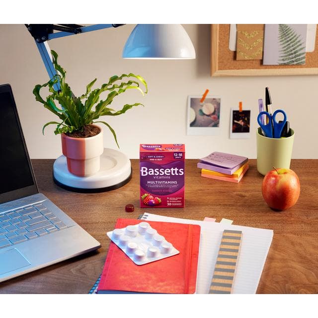 Bassetts Vitamins Soft & Chewy Multivitamins Summer Berries Flavour Gummies 12-18 Years x30 - gallery image 4