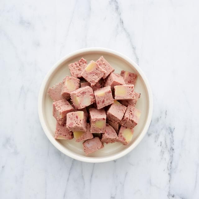 Freshpet Tasty Pork Recipe with Peas & Carrots 700g - gallery image 2