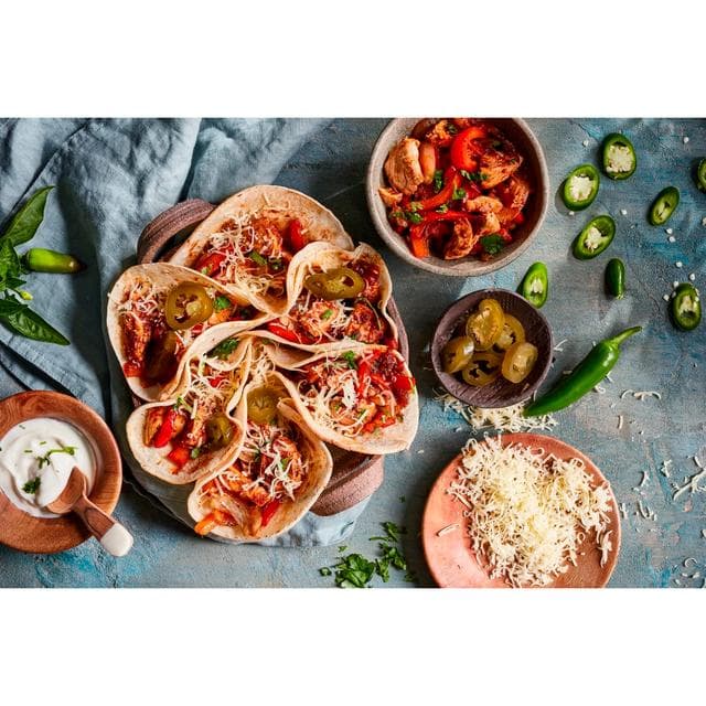 Capsicana Latin Flavour Mexican Chilli & Honey Fajita Kit 335g - gallery image 4