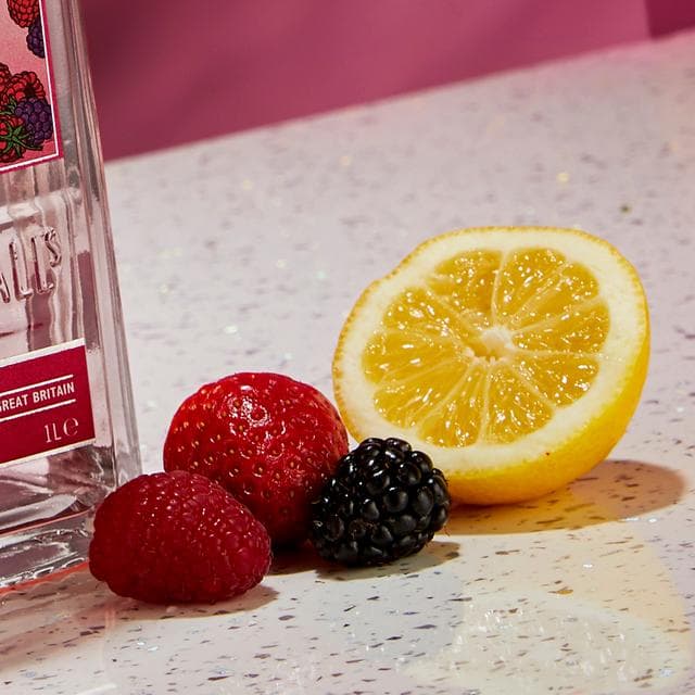 Greenall's Wild Berry Pink Gin 70cl - gallery image 3