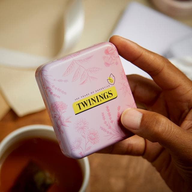 Twinings Pocket Tin Gift with 4 Tea Bags (1 Tin, Colour May Vary) - gallery image 3