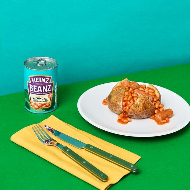 Heinz Baked Beans & Richmond Pork Sausages 200g - gallery image 2