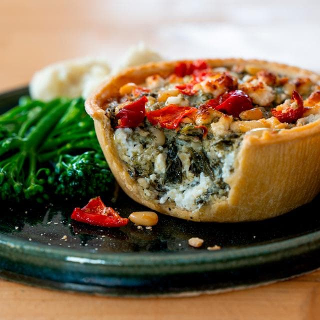 Higgidy Spinach, Greek Feta & Pine Nut Pie 200g - gallery image 2