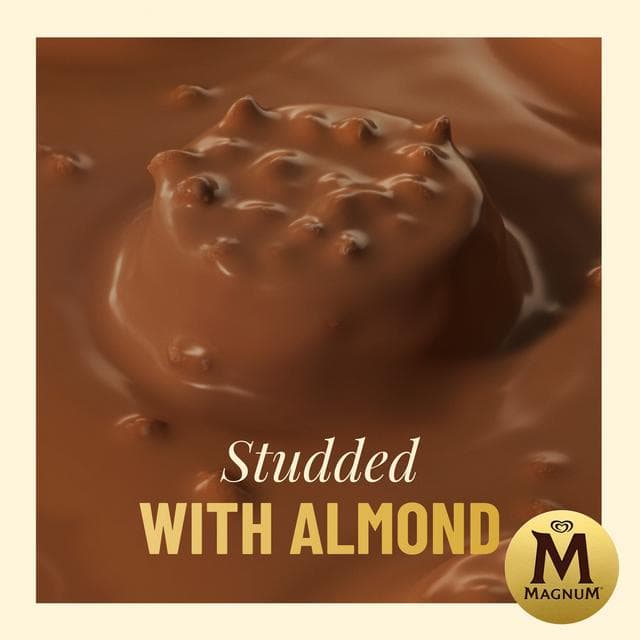 Magnum 12 x 17ml Bonbon Salted Caramel & Almond Ice Cream Frozen Snack - gallery image 3