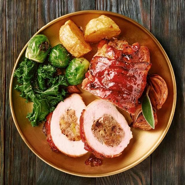 Sainsbury's 4 x Fresh Turkey Parcels with Pork & Jewelled Fruit Stuffing with Cranberry Sauce, Taste the Difference 1.1kg - gallery image 1