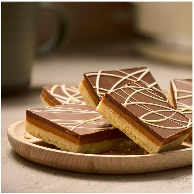 Sainsbury's 12 Millionaire Shortbread Squares 740g - gallery image 2