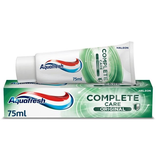 Aquafresh Complete Care Original Toothpaste 75ml - gallery image 1