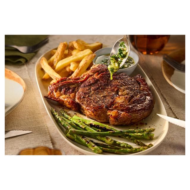 Sainsbury's Aberdeen Angus Thick Cut Bone-in Sirloin, Taste the Difference (Approx. 700g) - gallery image 2